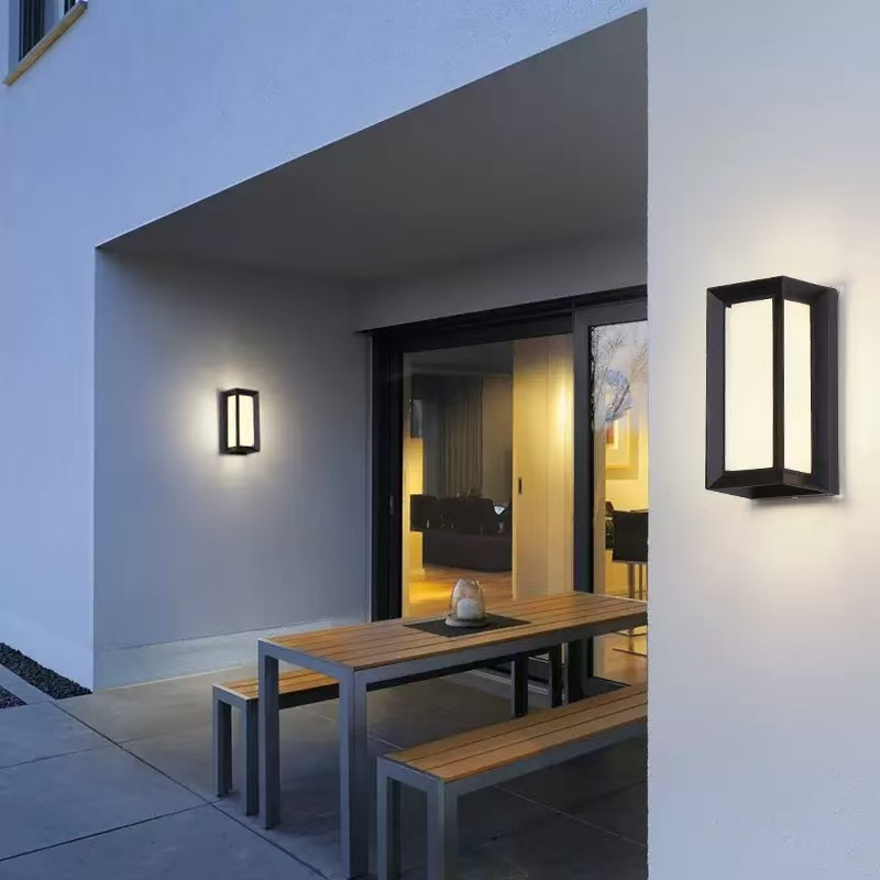 LED 屋外ウォールライト RGBCCT 調光可能なポーチラ - Smart Zigbee Garden Light のレビューと価格